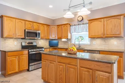 2 Kingston Ct, Jefferson Township, NJ 07438 - Photo 7