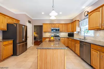 2 Kingston Ct, Jefferson Township, NJ 07438 - Photo 9
