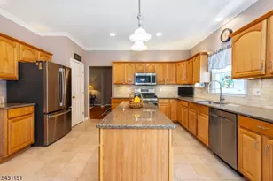 2 Kingston Ct, Jefferson Township, NJ 07438 - Photo 9
