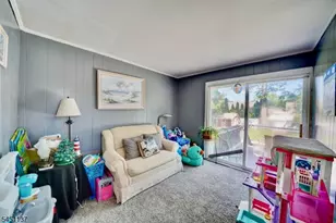 17 Orchard St, Pompton Lakes, NJ 07442 - Photo 9