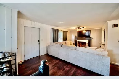 17 Orchard St, Pompton Lakes, NJ 07442 - Photo 3