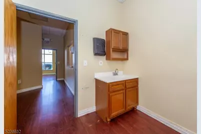 290 Union Blvd, Totowa, NJ 07512 - Photo 9