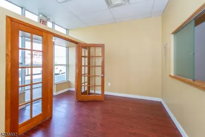 290 Union Blvd, Totowa, NJ 07512 - Photo 5