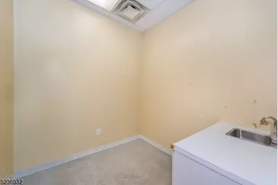 290 Union Blvd, Totowa, NJ 07512 - Photo 11
