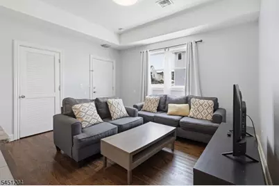 25 Grunwald St, Clifton, NJ 07013 - Photo 5