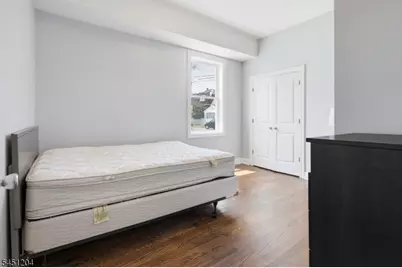 25 Grunwald St, Clifton, NJ 07013 - Photo 11