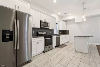 25 Grunwald St, Clifton, NJ 07013 - Photo 7