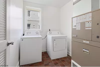 25 Grunwald St, Clifton, NJ 07013 - Photo 15