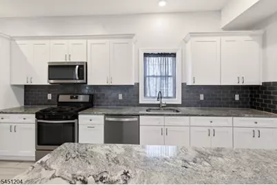 25 Grunwald St, Clifton, NJ 07013 - Photo 9