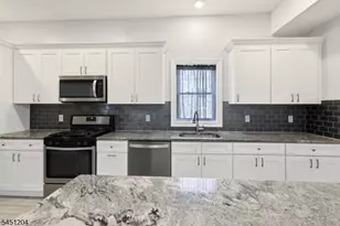 25 Grunwald St, Clifton, NJ 07013 - Photo 9