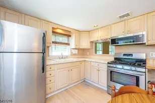 26 Cedartree Trail, Wantage, NJ 07461 - Photo 5