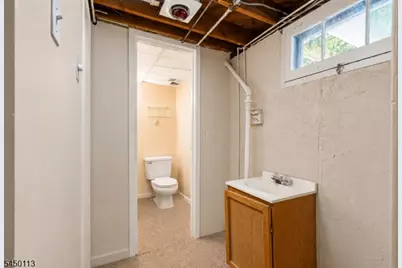110 Patricia Pl, Clifton, NJ 07012 - Photo 17