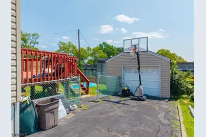 110 Patricia Pl, Clifton, NJ 07012 - Photo 25