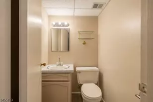 110 Patricia Pl, Clifton, NJ 07012 - Photo 15