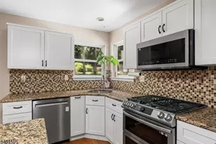 25 Sherwood Pl, Wharton, NJ 07885 - Photo 11