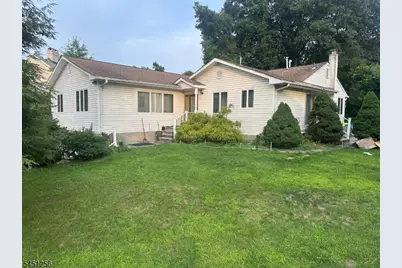 19 Borrego Dr, Woodland Park, NJ 07424 - Photo 1