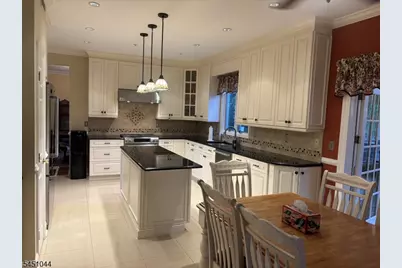 8 Stiles Ln, Franklin Township, NJ 08823 - Photo 7