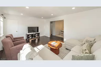 15 Wedgewood Drive #85, Verona, NJ 07044 - Photo 3