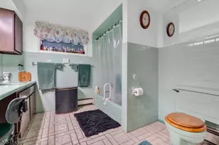 10 Sussex St, Byram Township, NJ 07874 - Photo 19