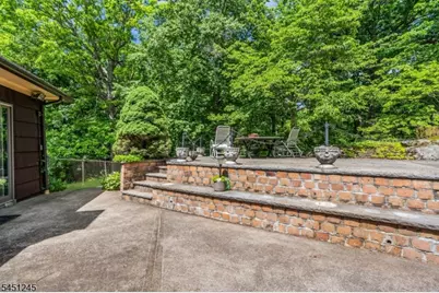 10 Sussex St, Byram Township, NJ 07874 - Photo 41