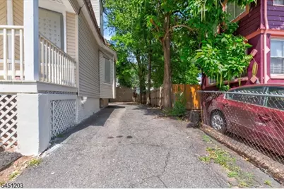 31-33 Voorhees St, Newark, NJ 07108 - Photo 5