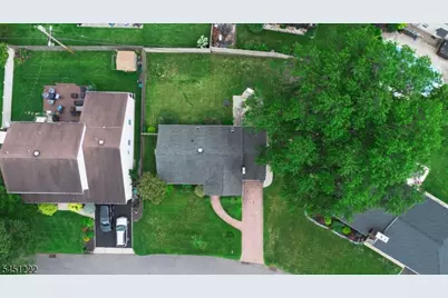 870 Crescent Dr, Rahway, NJ 07065 - Photo 25