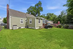 1204 Wheatsheaf Rd, Roselle Boro, NJ 07203 - Photo 25