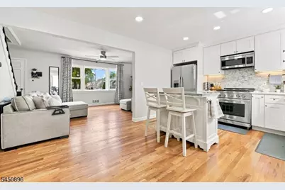 1204 Wheatsheaf Rd, Roselle Boro, NJ 07203 - Photo 9