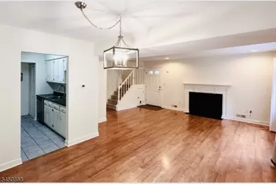 111 Almond Dr #111, Franklin Township, NJ 08873 - Photo 7