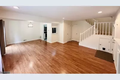 111 Almond Dr #111, Franklin Township, NJ 08873 - Photo 5
