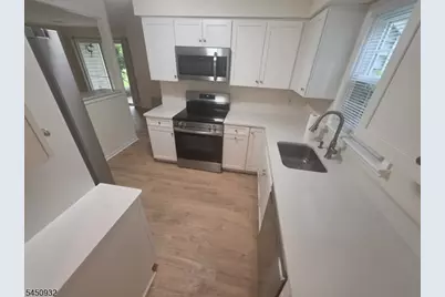 87 Junco Ct, Readington, NJ 08887 - Photo 5