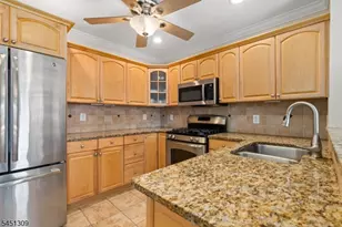 43 Manchester Ct, Kinnelon, NJ 07405 - Photo 5