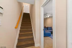 43 Manchester Ct, Kinnelon, NJ 07405 - Photo 15