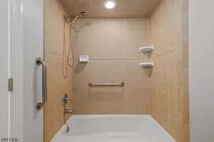 43 Manchester Ct, Kinnelon, NJ 07405 - Photo 13