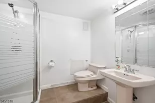 37 Continental Rd, Parsippany, NJ 07950 - Photo 25
