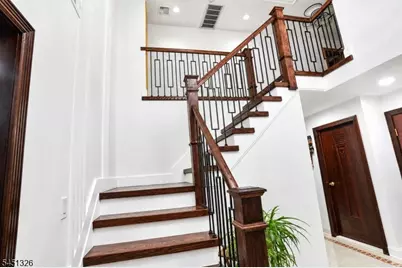 26 Benjamin Dr, Springfield, NJ 07081 - Photo 5
