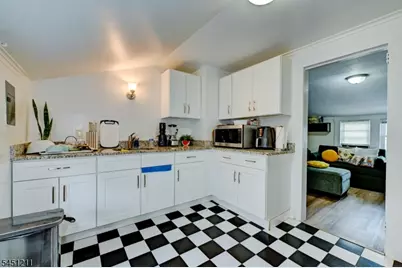 275 Greylock Pkwy #3, Belleville, NJ 07109 - Photo 33