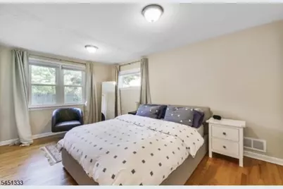 2208 Paff Pl, Scotch Plains Township, NJ 07076 - Photo 9