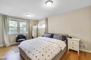 2208 Paff Pl, Scotch Plains Township, NJ 07076 - Photo 9