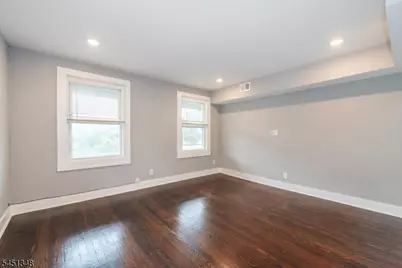 22 Comfort Pl, Clifton, NJ 07011 - Photo 9