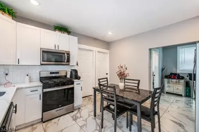 22 Comfort Pl, Clifton, NJ 07011 - Photo 15