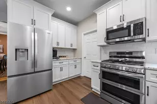208 Yvonne Way, Greenwich Township, NJ 08886 - Photo 5