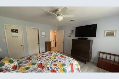 32 Dickinson Ct, Middletown Twp., NJ 07701 - Photo 9