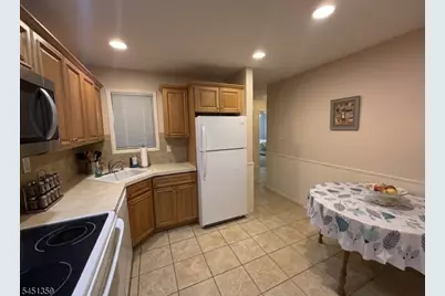 32 Dickinson Ct, Middletown Twp., NJ 07701 - Photo 3