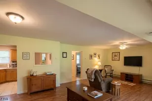 32 Dickinson Ct, Middletown Twp., NJ 07701 - Photo 7