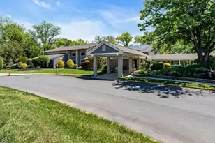 32 Dickinson Ct, Middletown Twp., NJ 07701 - Photo 13