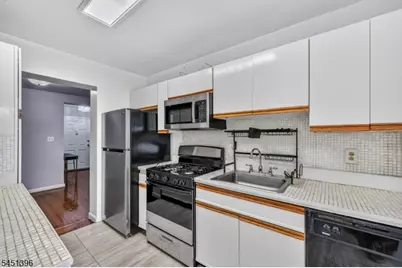 19-31 Lyons Ave #204, Newark, NJ 07112 - Photo 13