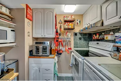 446 Post Ave, Lyndhurst Township, NJ 07071 - Photo 27