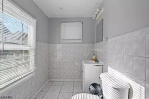 38 Nairn Pl, Newark, NJ 07108 - Photo 3