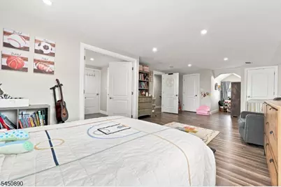 1305 E Henry St, Linden, NJ 07036 - Photo 27